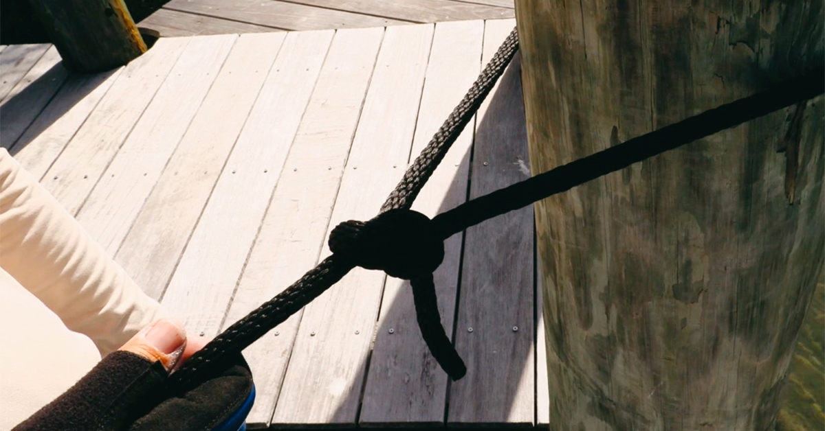 How To Tie Your Boat To A Dock Piling (The Bowline Knot)