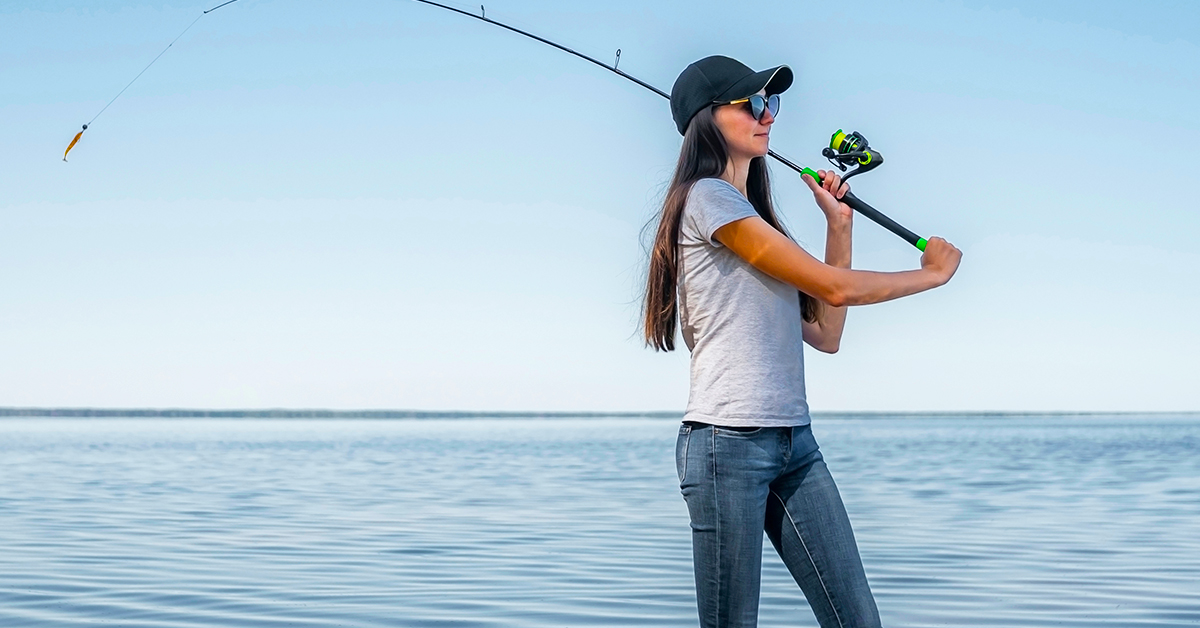 Lures vs. Live Bait Casting: How To Cast Far WITHOUT Losing Your Bait